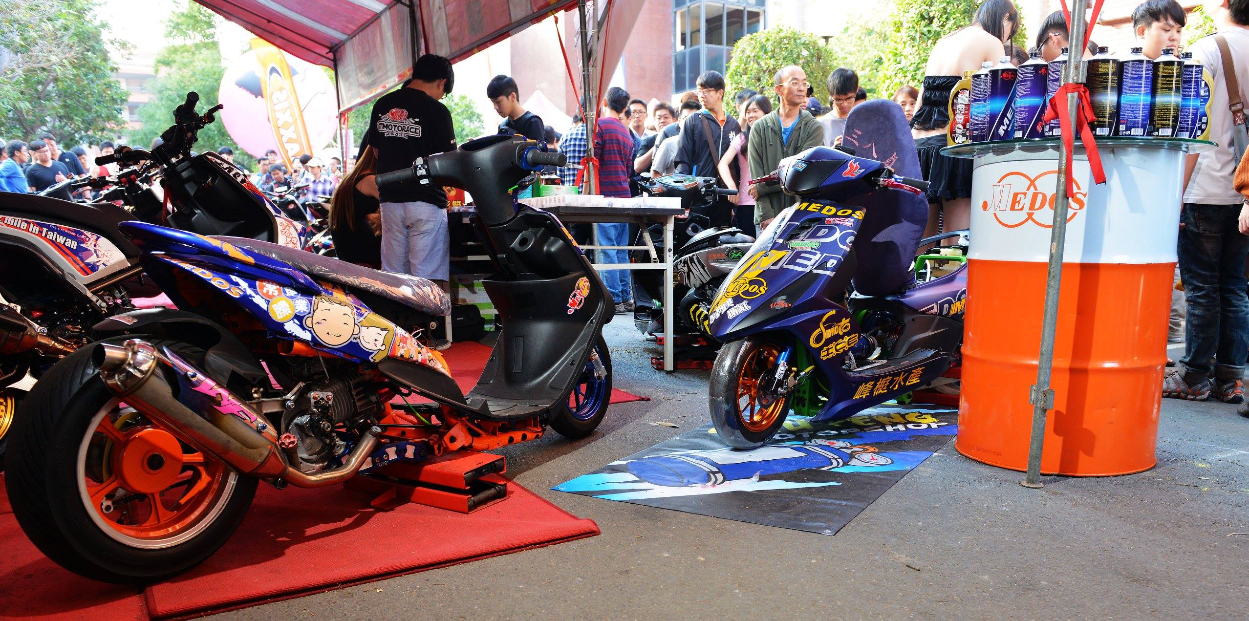 2015南台車展美督攤位的賽車展示