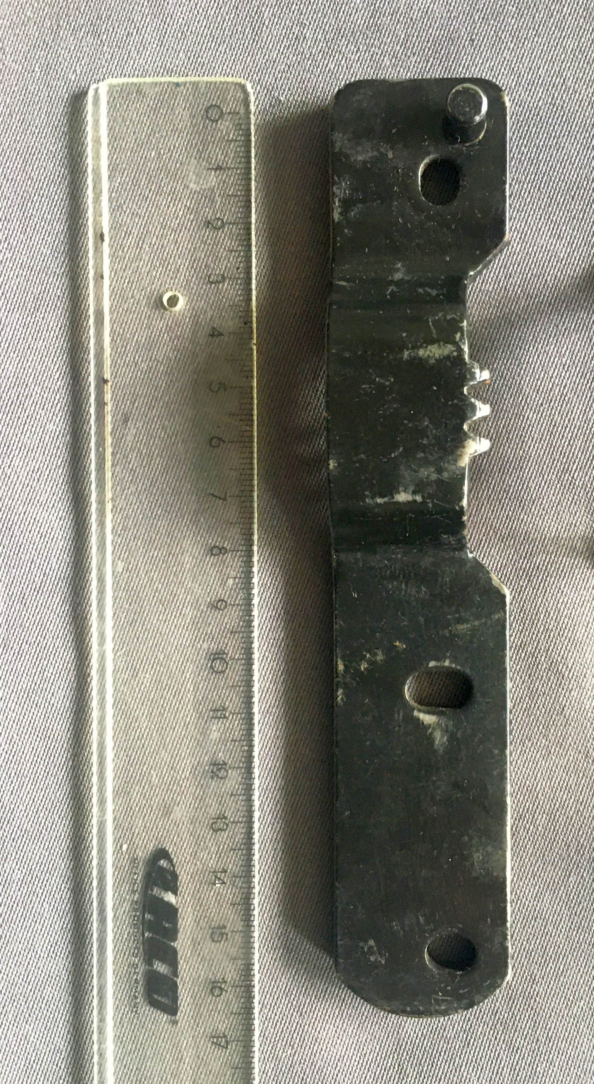 QM139變速盤固定工具實拍，工具必須符合車型；不是所有機車通用做法。